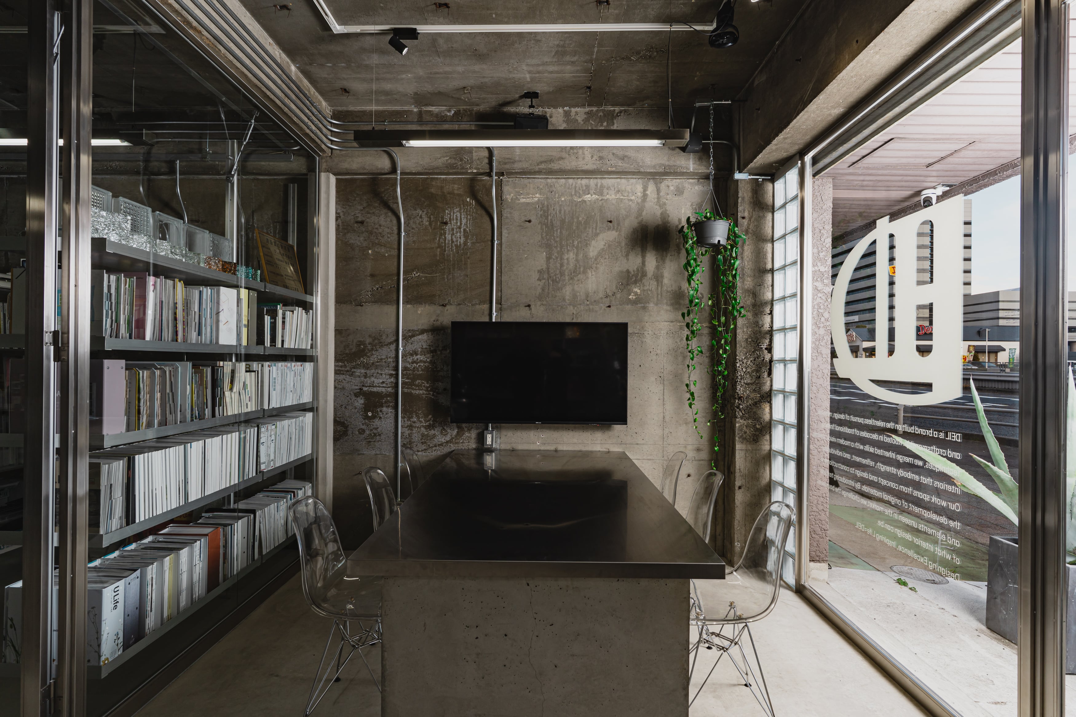 DEIL Kasugai Office・ShowRoom Renovation