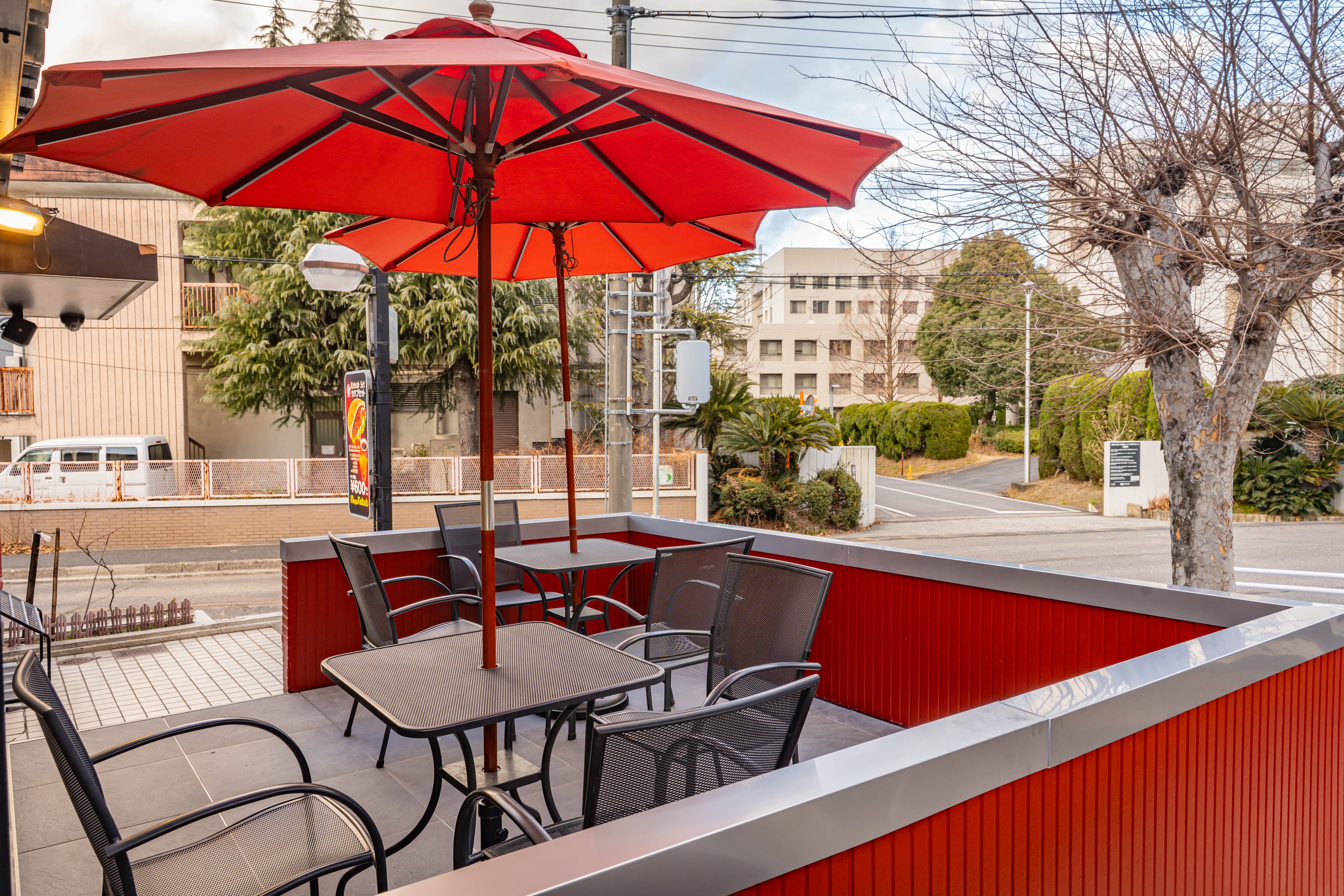 ファストフード店の店舗設計事例|フードメニューを全面に出した集客導線